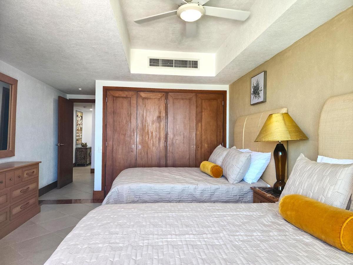 Amazing Views, Beachfront Grand Venetian Apartment *