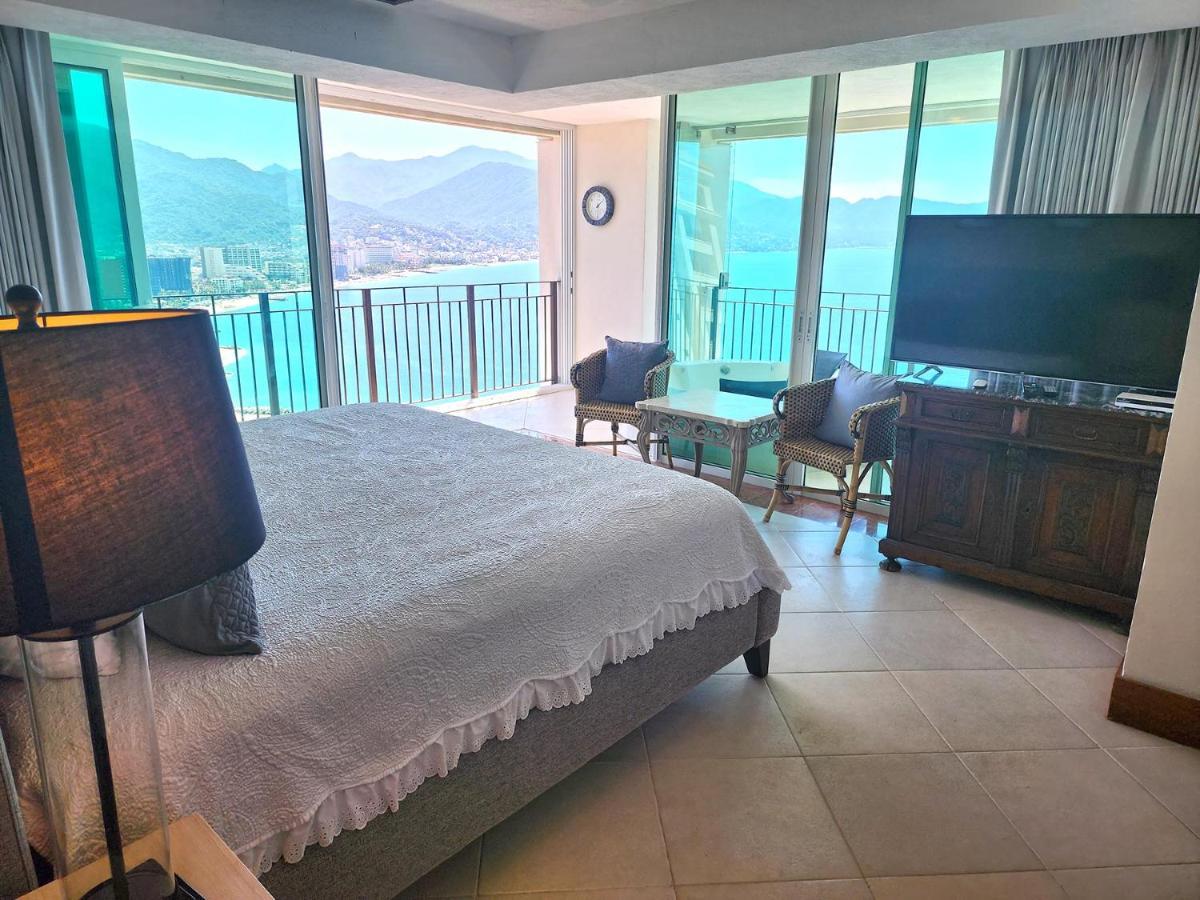 Amazing Views, Beachfront Grand Venetian Apartment *
