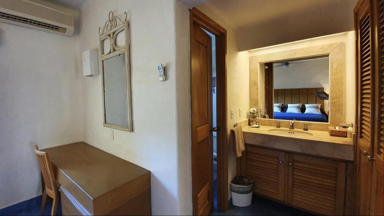 Tules - Huge Beachfront In An Amazing Location Apartment