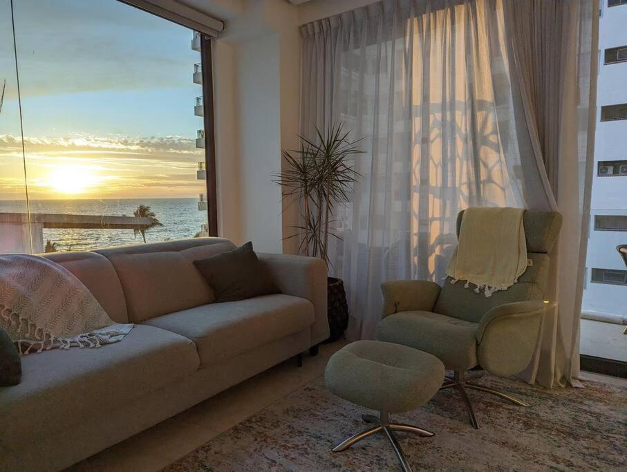 Ocean View Penthouse In P.v. Romantic Zone *