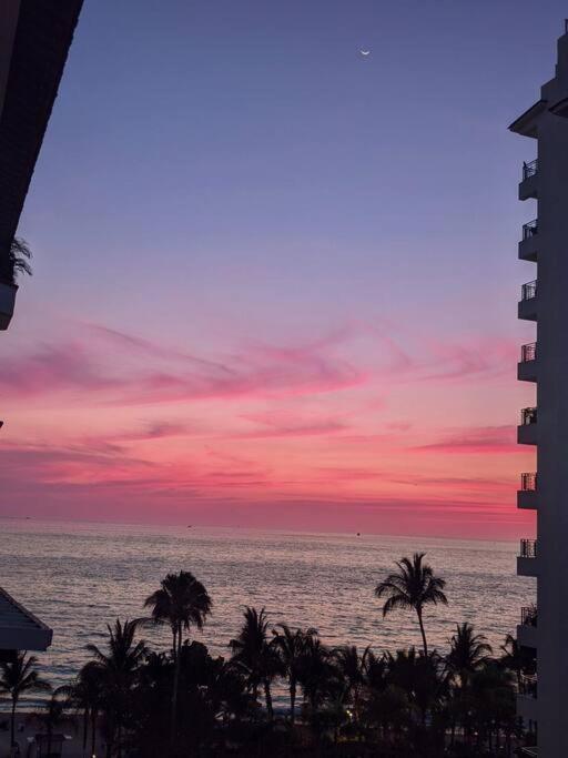 Ocean View Penthouse In P.v. Romantic Zone