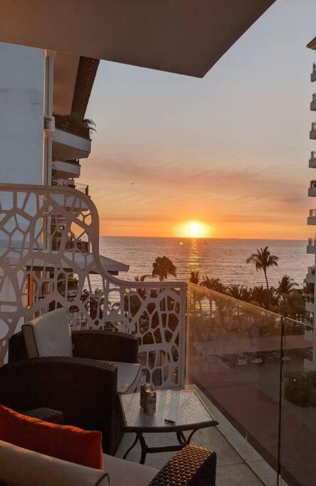 Ocean View Penthouse In P.v. Romantic Zone Apartment
