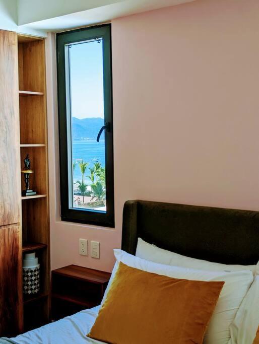 Ocean View Penthouse In P.v. Romantic Zone