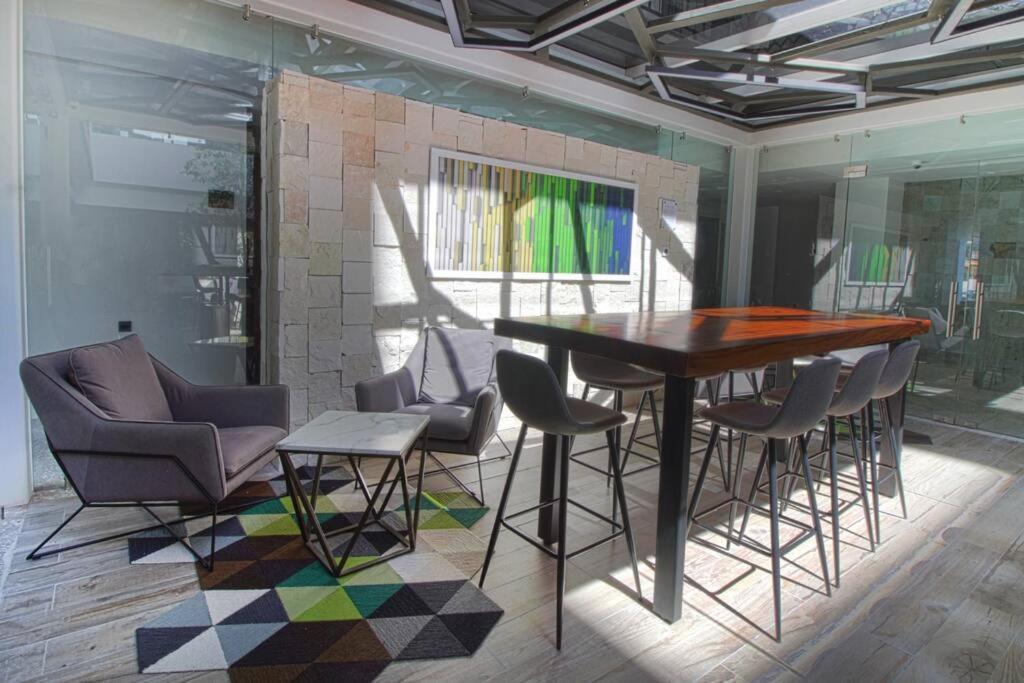 Avida - Stunning Rooftop Pool And Jacuzzi *