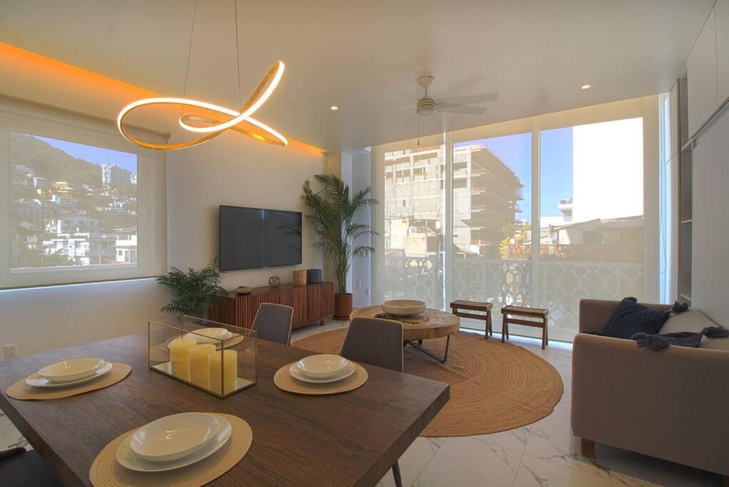 Avida - Stunning Rooftop Pool And Jacuzzi Holiday home