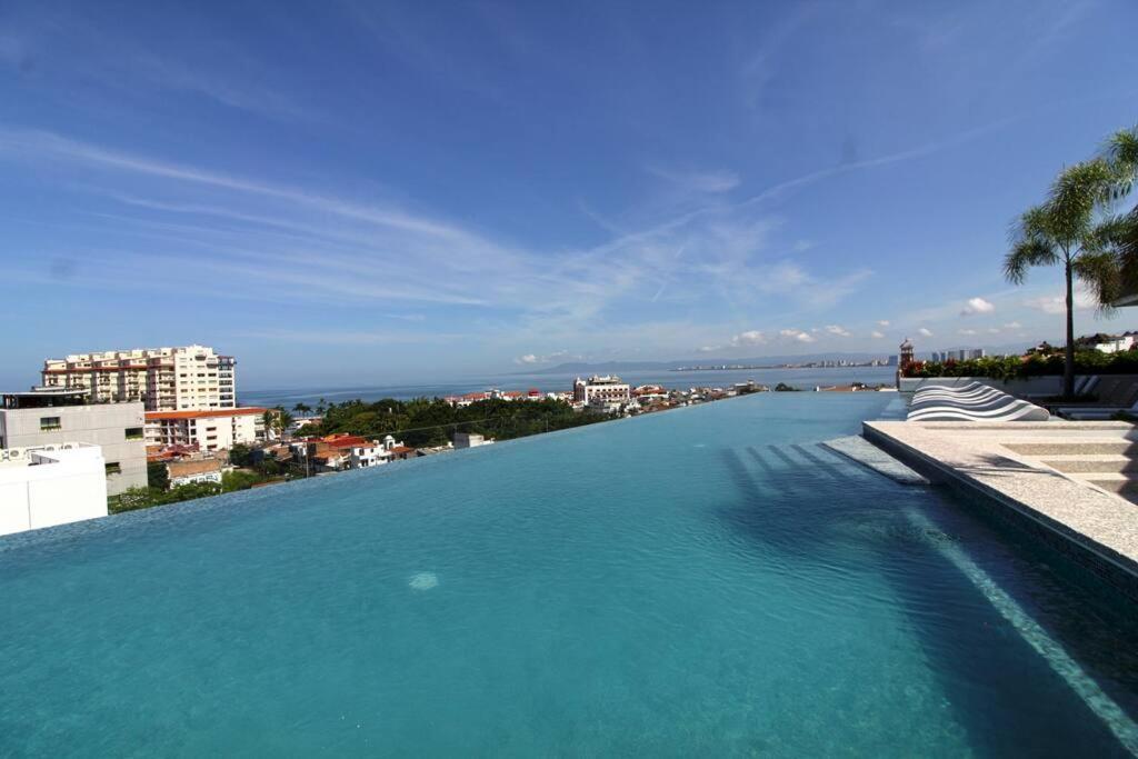 Avida - Stunning Rooftop Pool And Jacuzzi Holiday home