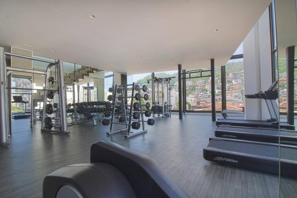 Avida - Stunning Rooftop Pool And Jacuzzi Holiday home *
