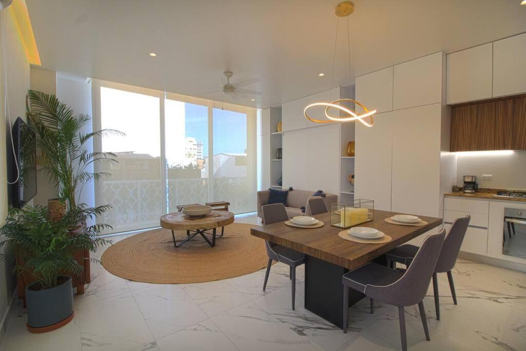 Avida - Stunning Rooftop Pool And Jacuzzi
