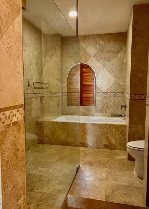 Casa Ecuador, Gorgeous Ocean Views! Holiday home *