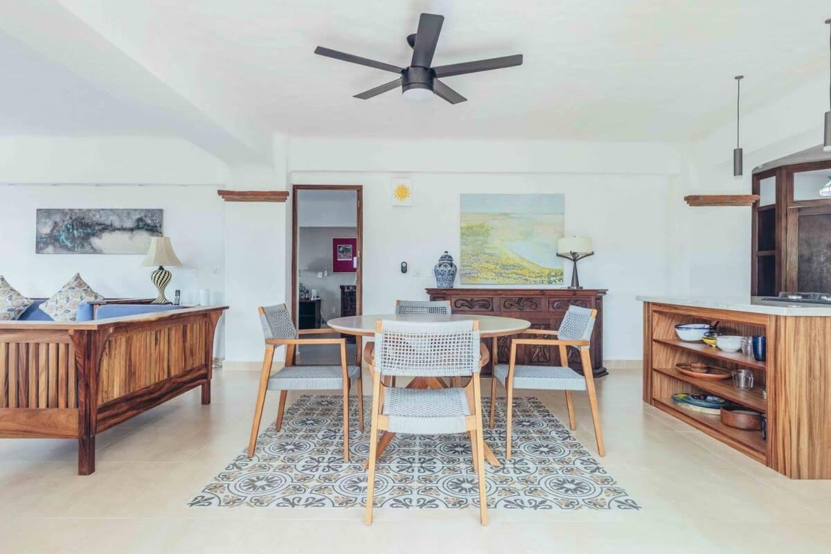 Ocean View 2br Condo-balcony-beach-pool Apartment *