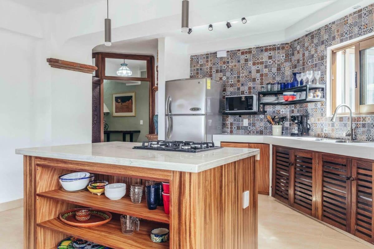 Ocean View 2br Condo-balcony-beach-pool Apartment Puerto Vallarta