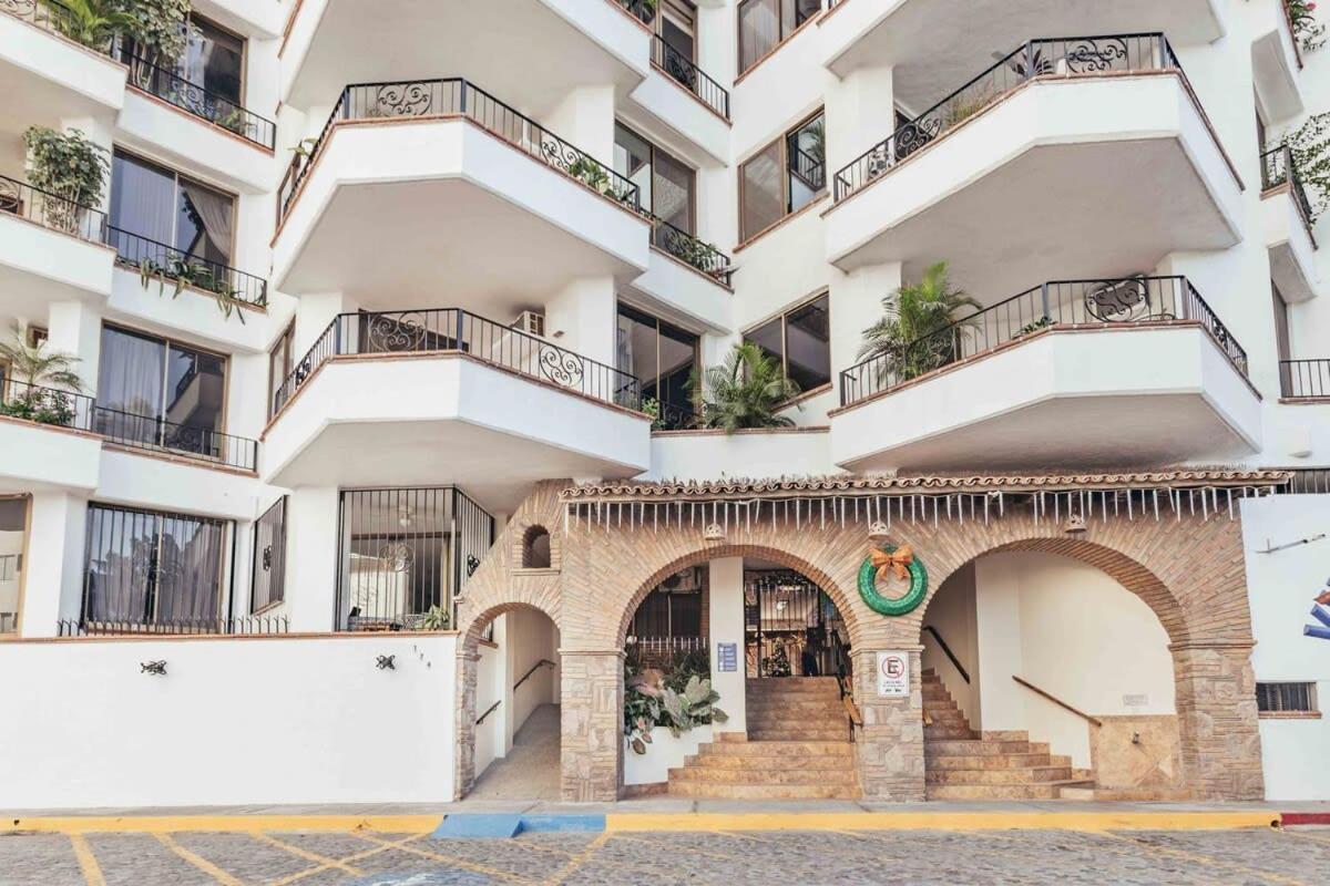 Ocean View 2br Condo-balcony-beach-pool * Puerto Vallarta