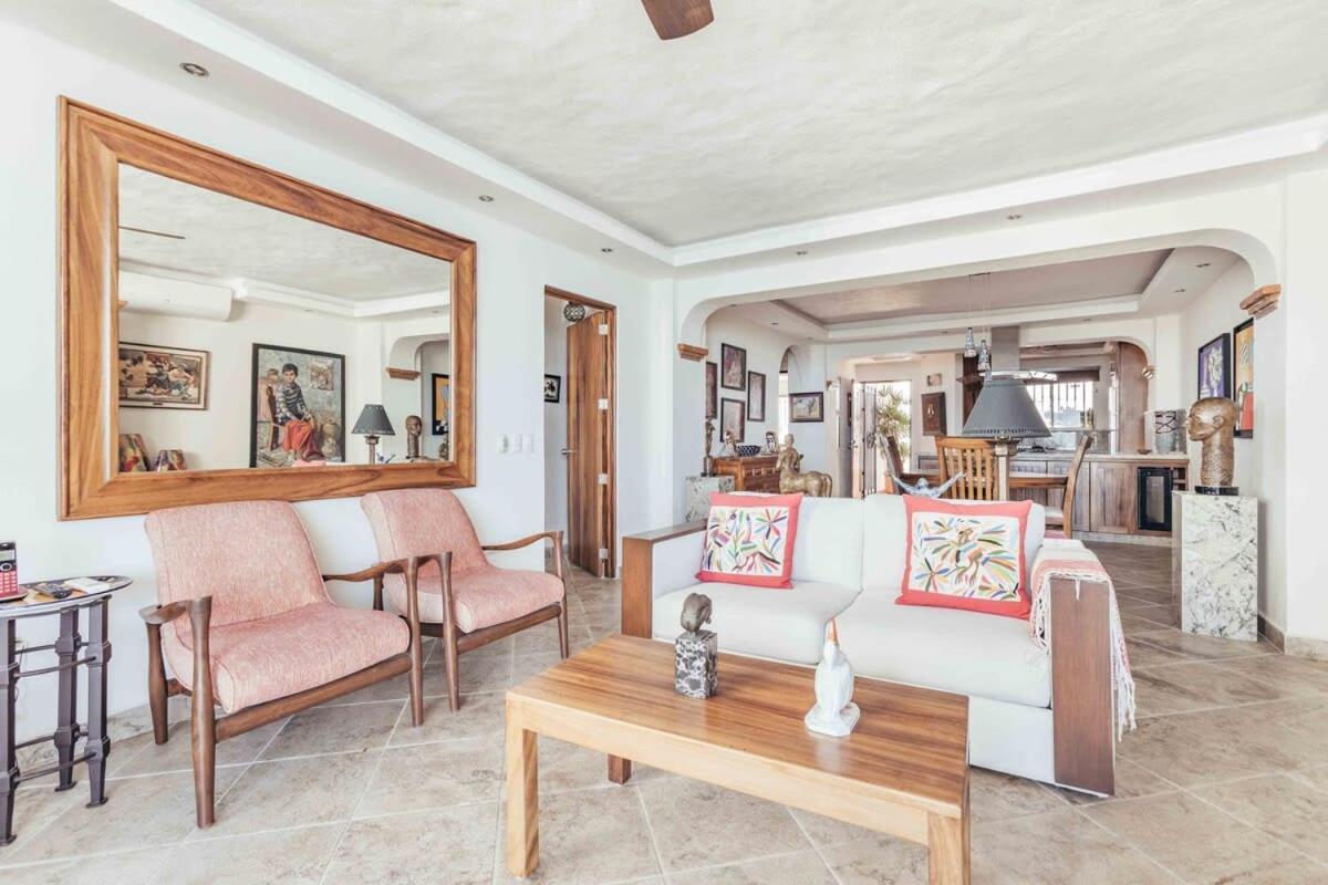 Apartment Ocean View 2br Condo-balcony-beach-pool