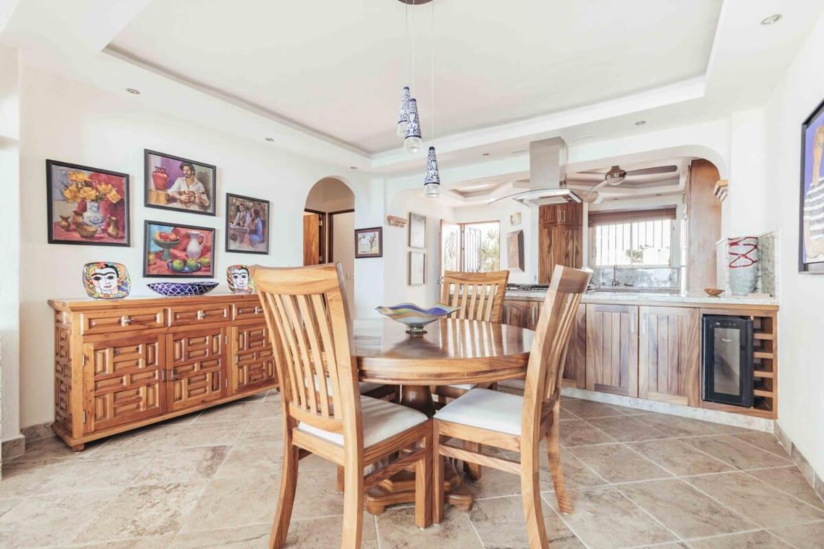 Apartment Ocean View 2br Condo-balcony-beach-pool