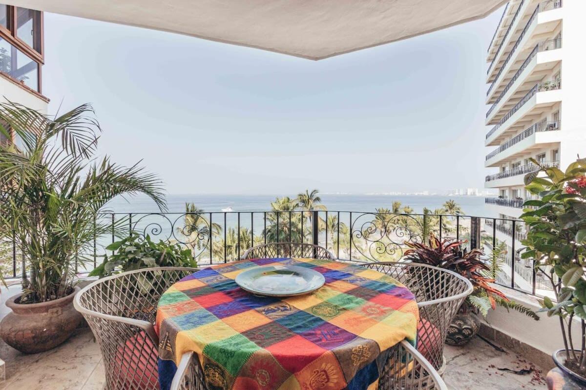 Apartment Ocean View 2br Condo-balcony-beach-pool
