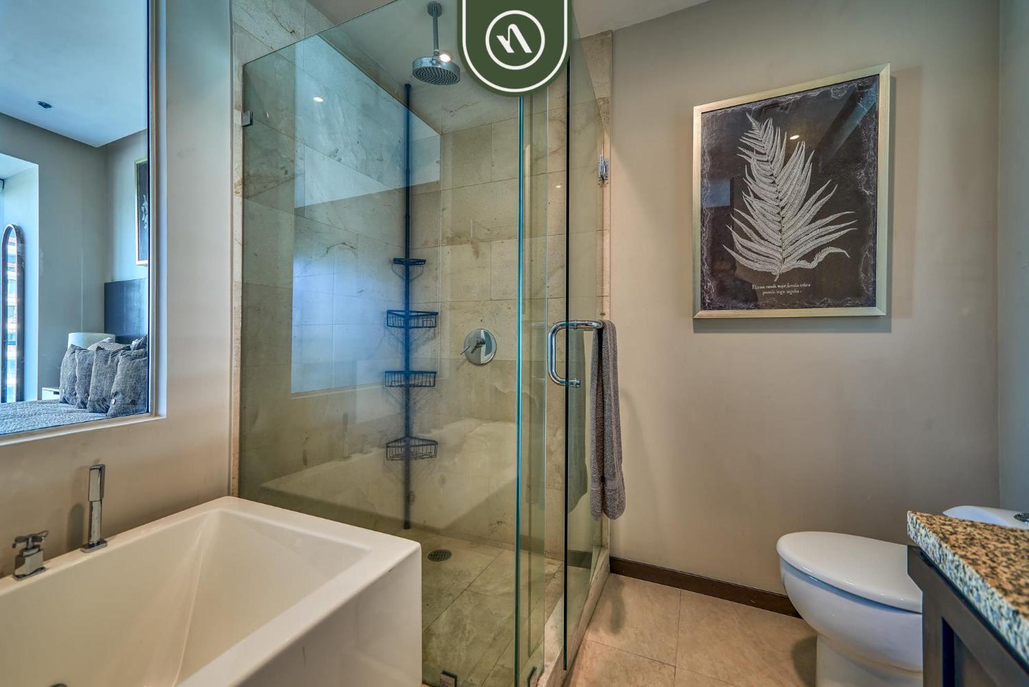 Luxury Oceanfront 2br With Private Balcony
