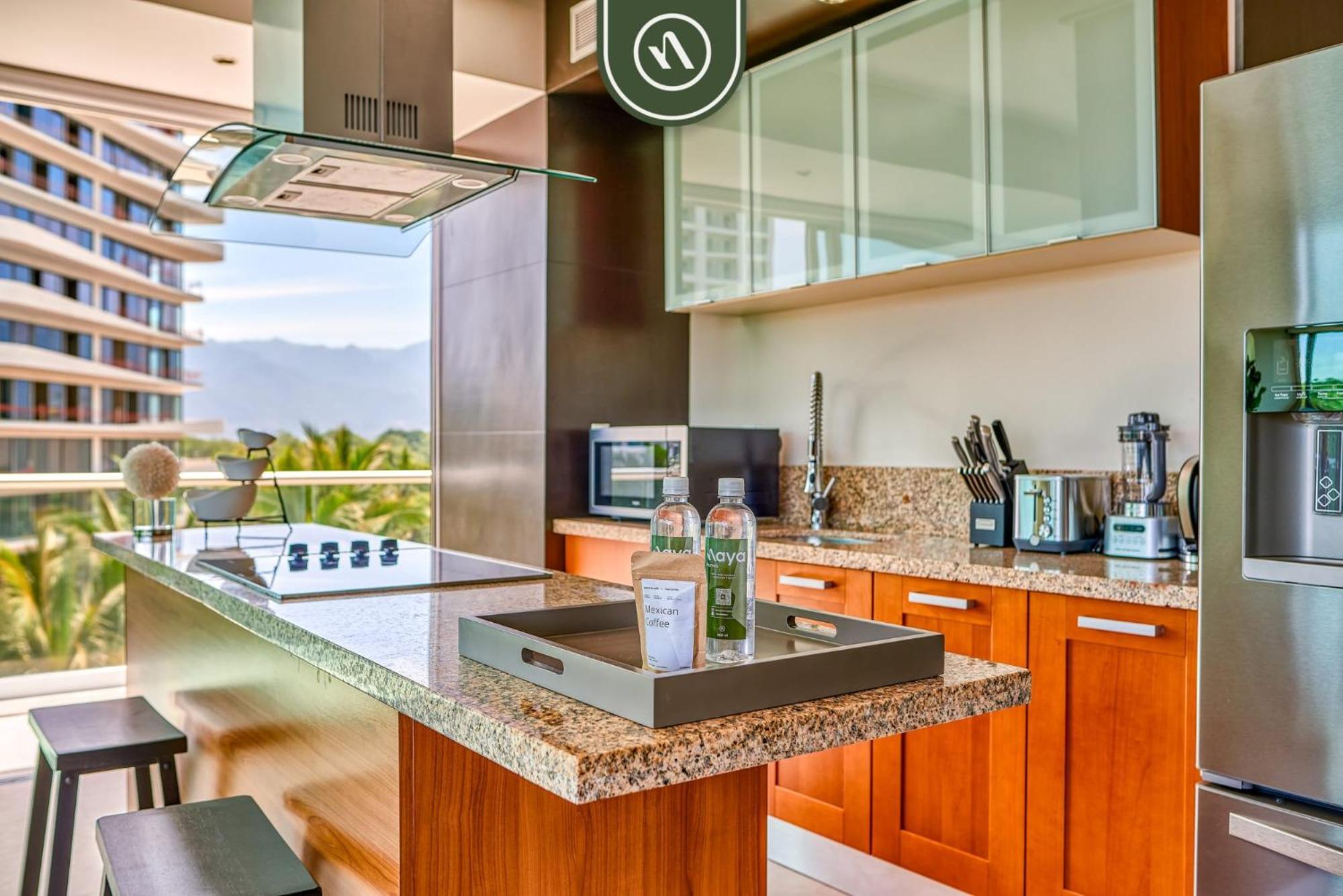 Luxury Oceanfront 2br With Private Balcony Apartment *