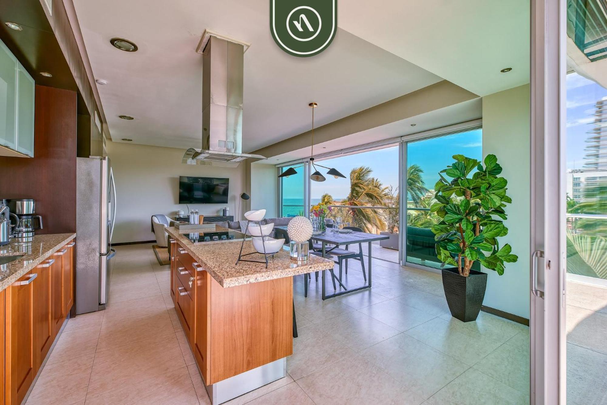 Luxury Oceanfront 2br With Private Balcony Puerto Vallarta