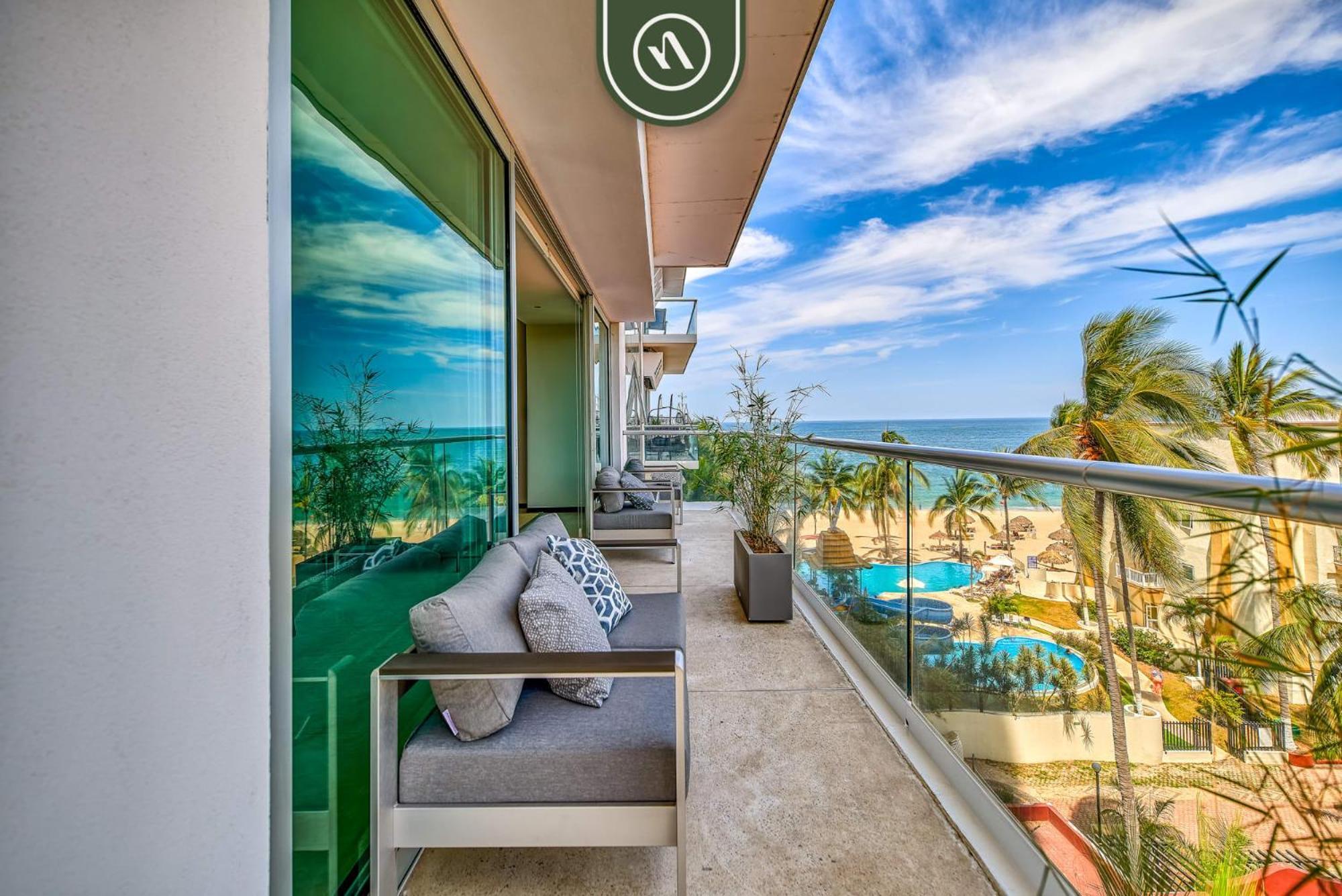 Luxury Oceanfront 2br With Private Balcony Apartment
