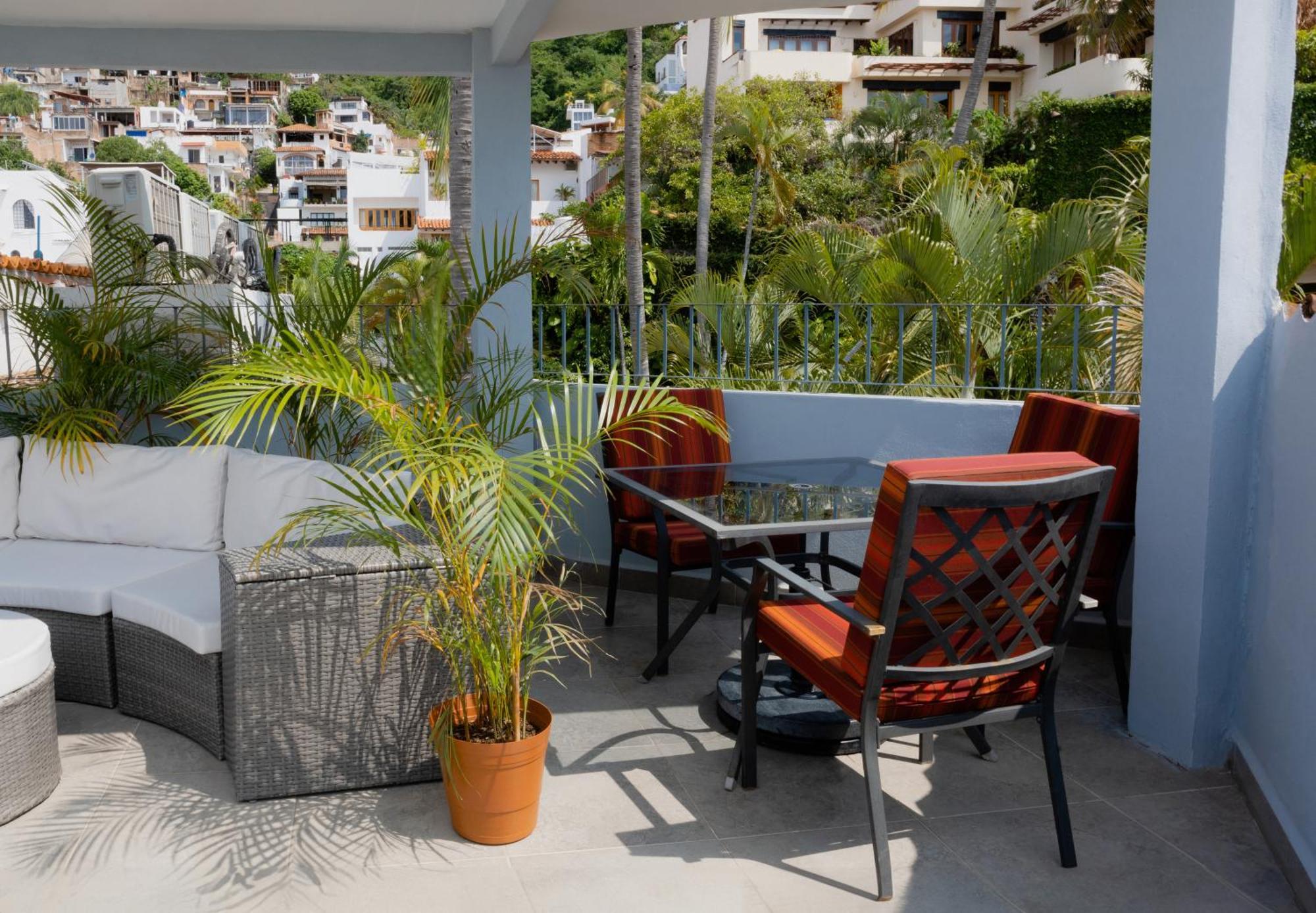 Apartment Paradise *