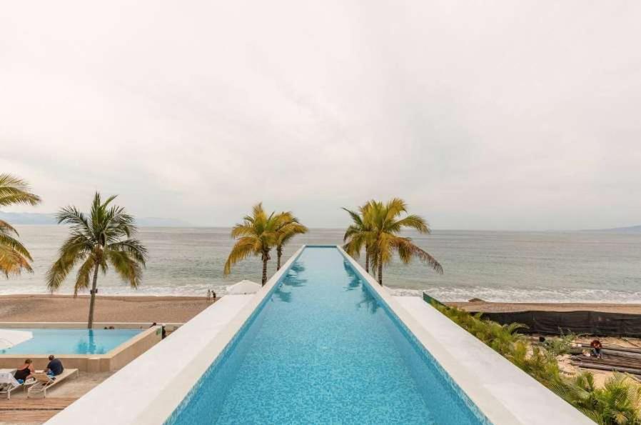 Apartment Bright Ocean Views & Pool