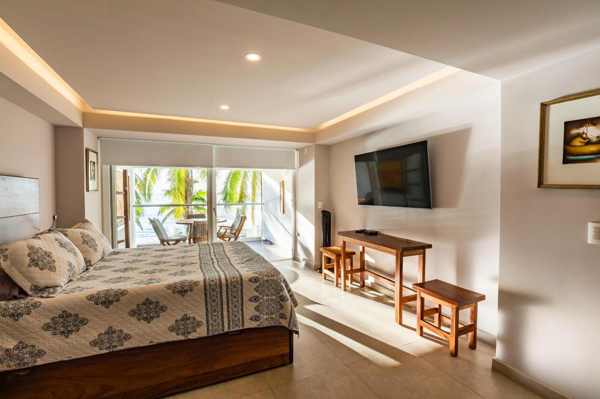Bright Ocean Views & Pool Apartment Puerto Vallarta