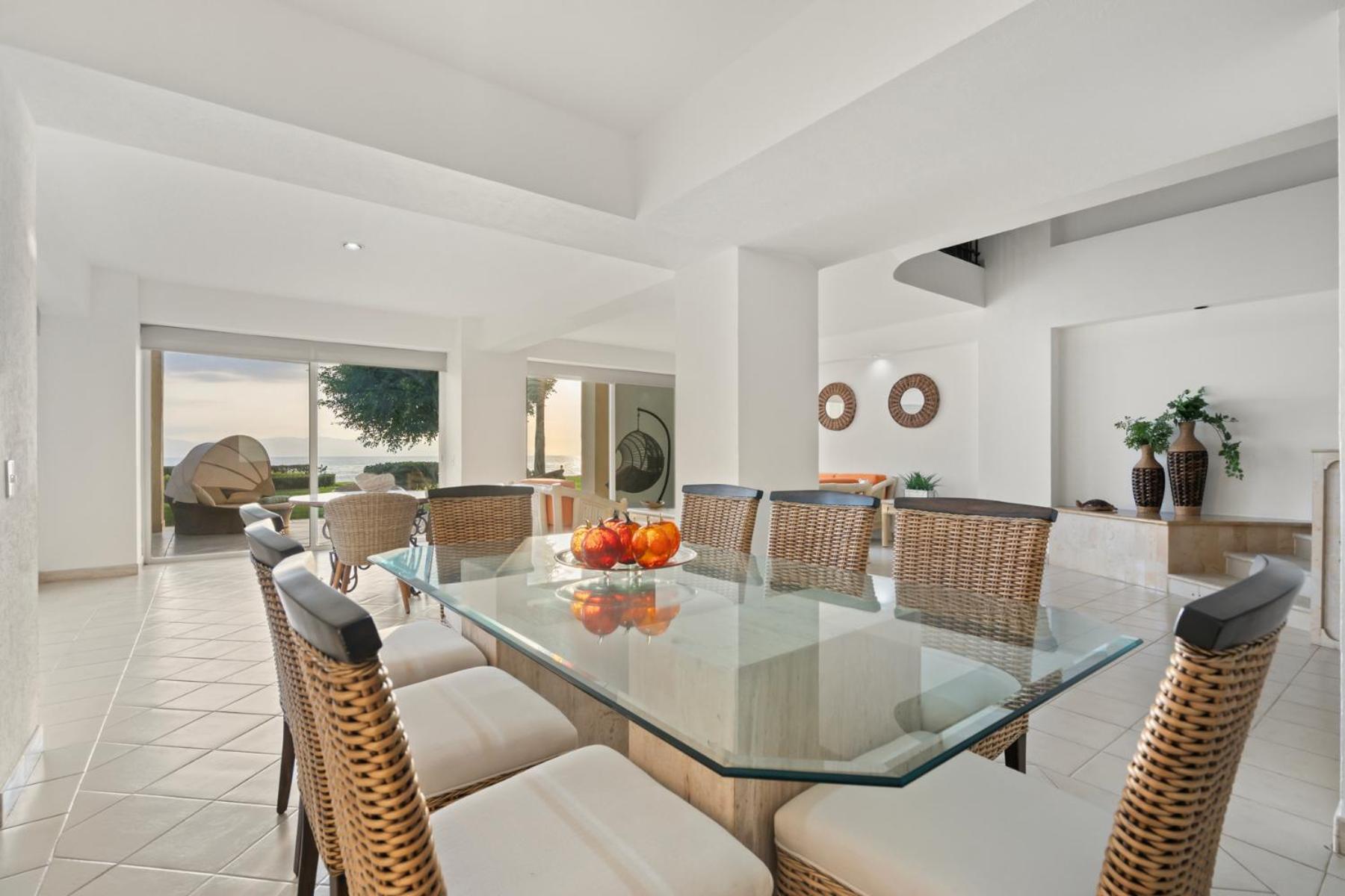 Seafront - Villa *