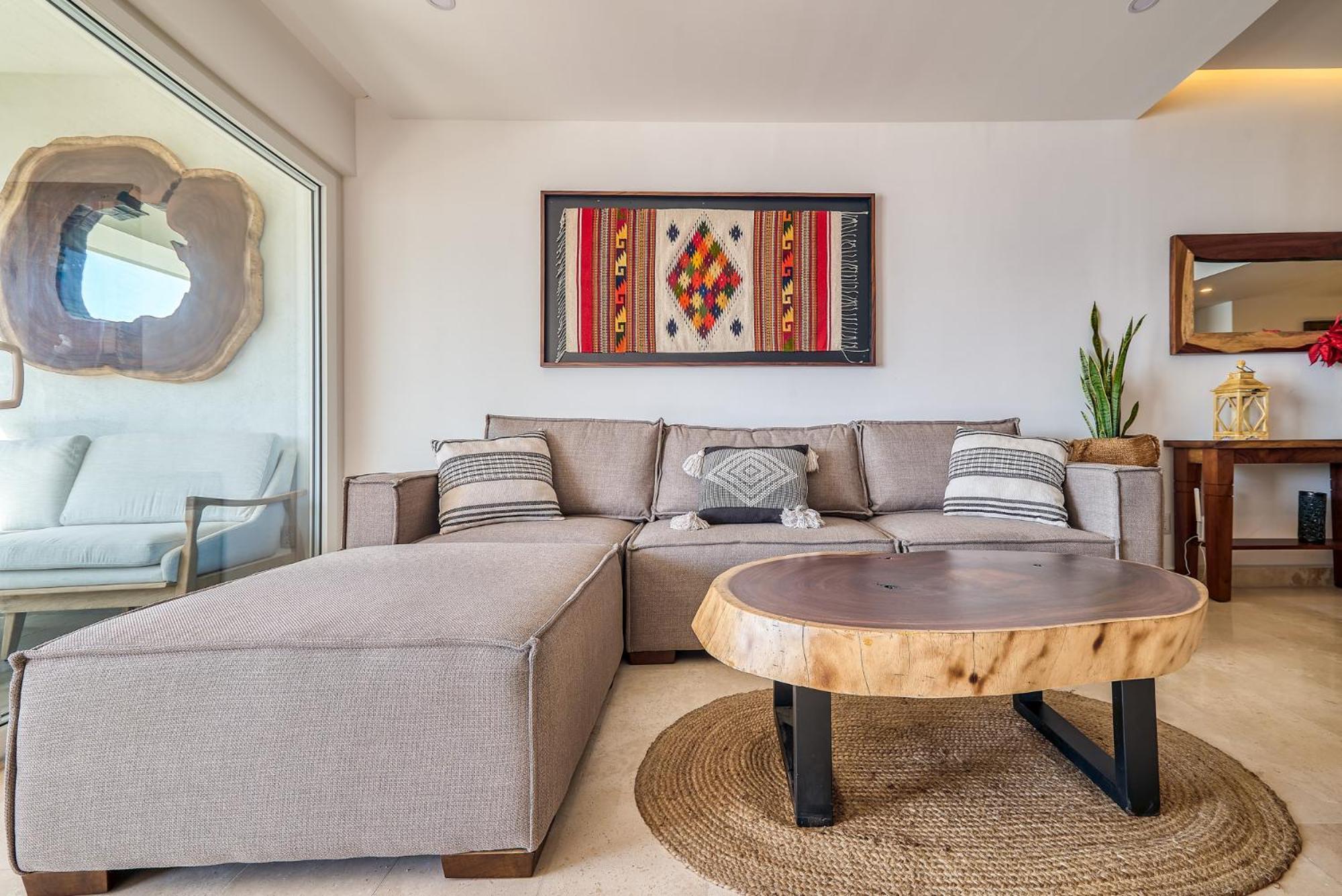 Oceanfront Apartment *