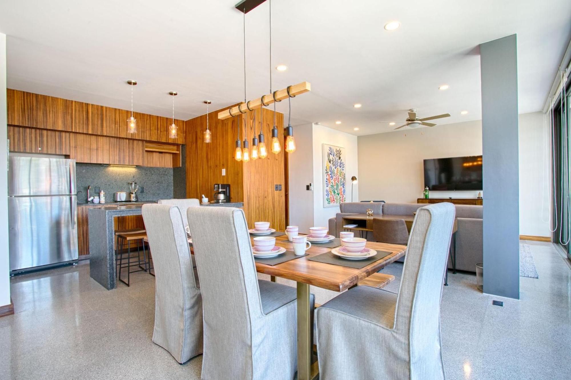 Chic, Spacious Condo, Great Walkability, Pool, Gym, Rooftop Views * Puerto Vallarta