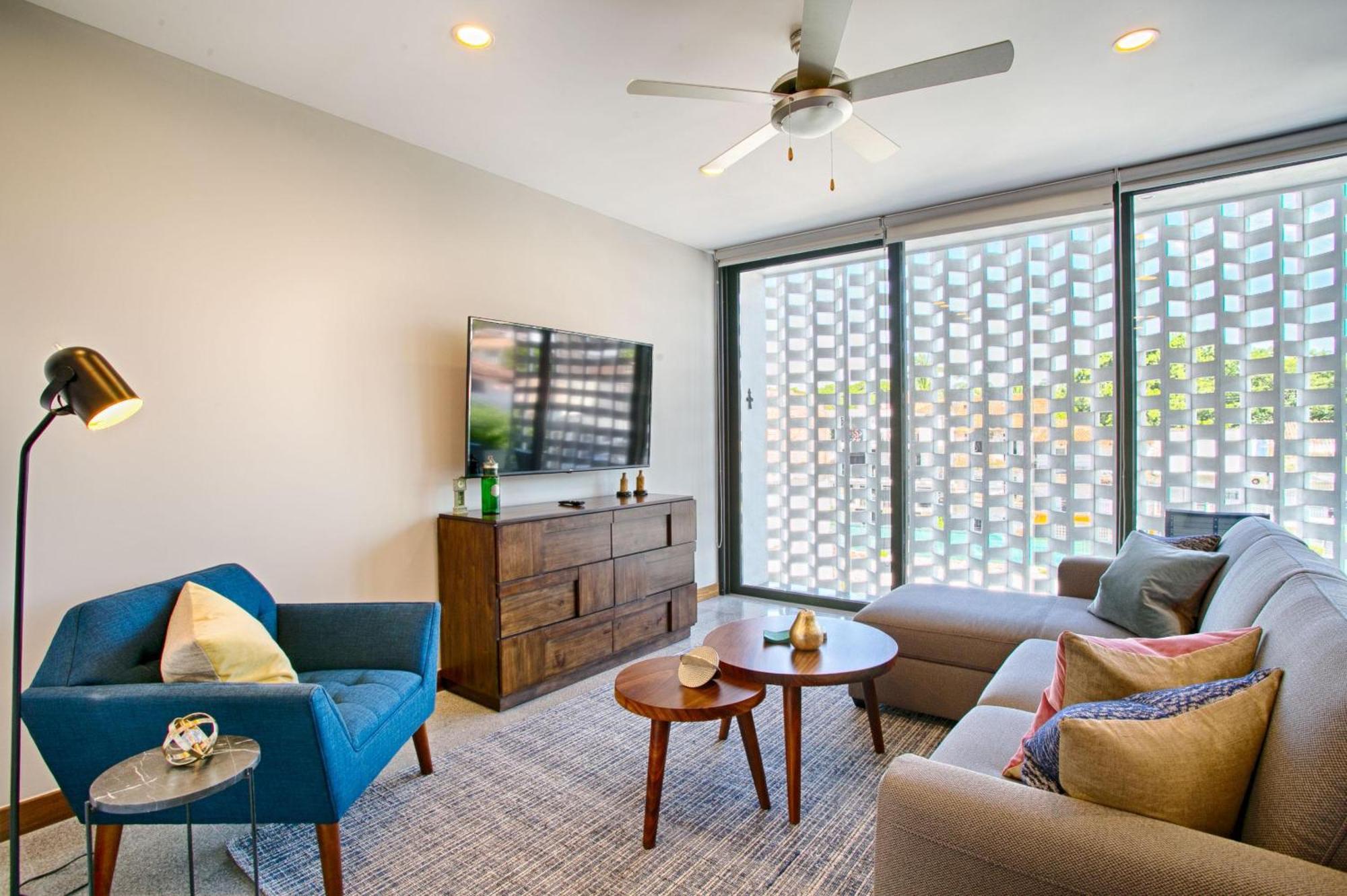 Chic, Spacious Condo, Great Walkability, Pool, Gym, Rooftop Views * Puerto Vallarta
