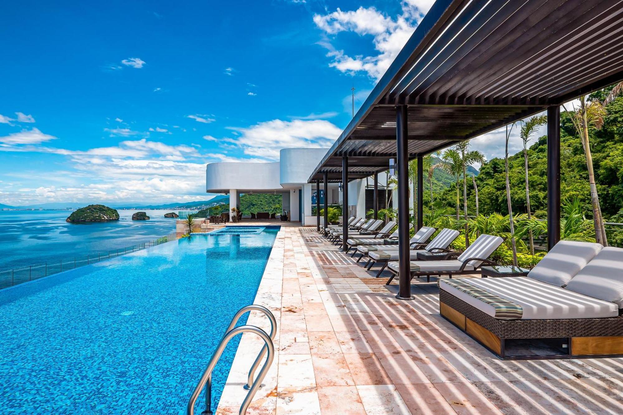 Blue Horizon 1103 At Residences Apartment *