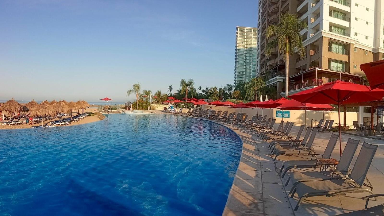 Amazing Views, Beachfront Grand Venetian Puerto Vallarta