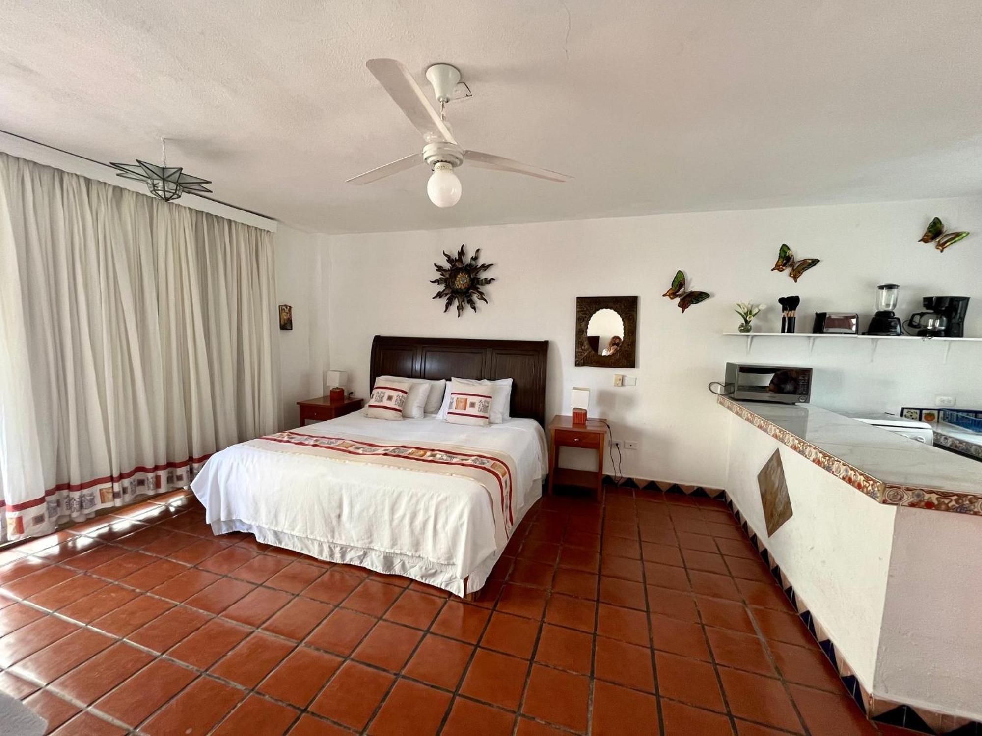 Apartamento Beautiful Jr In The Heart Of Half A Block From The Puerto Vallarta