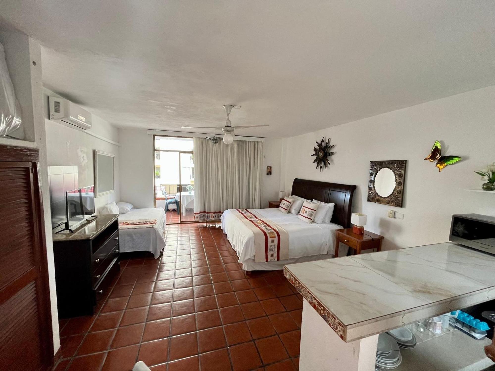 Apartamento Beautiful Jr In The Heart Of Half A Block From The *