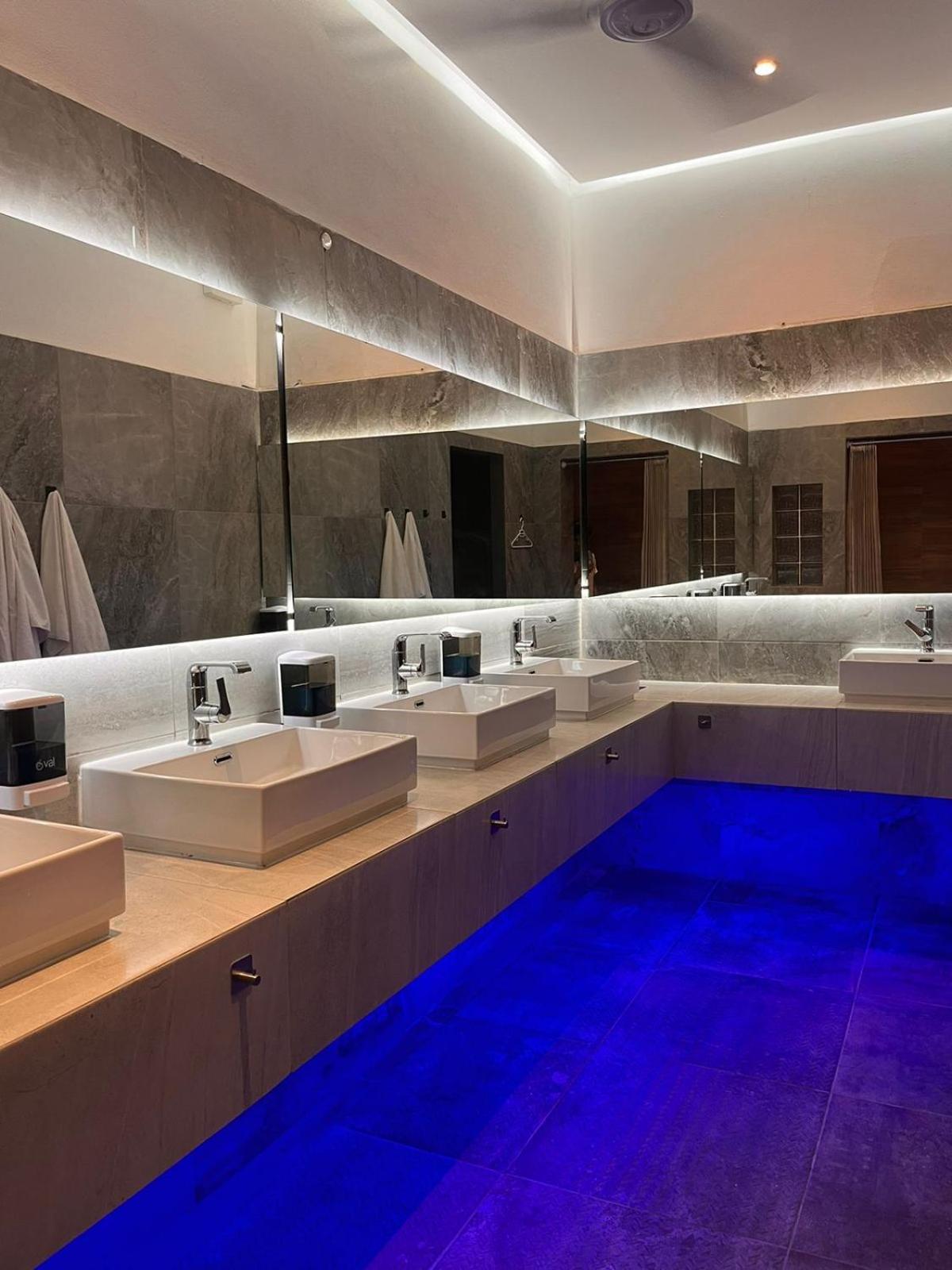 Spartacus Boutique For Men Guest house *