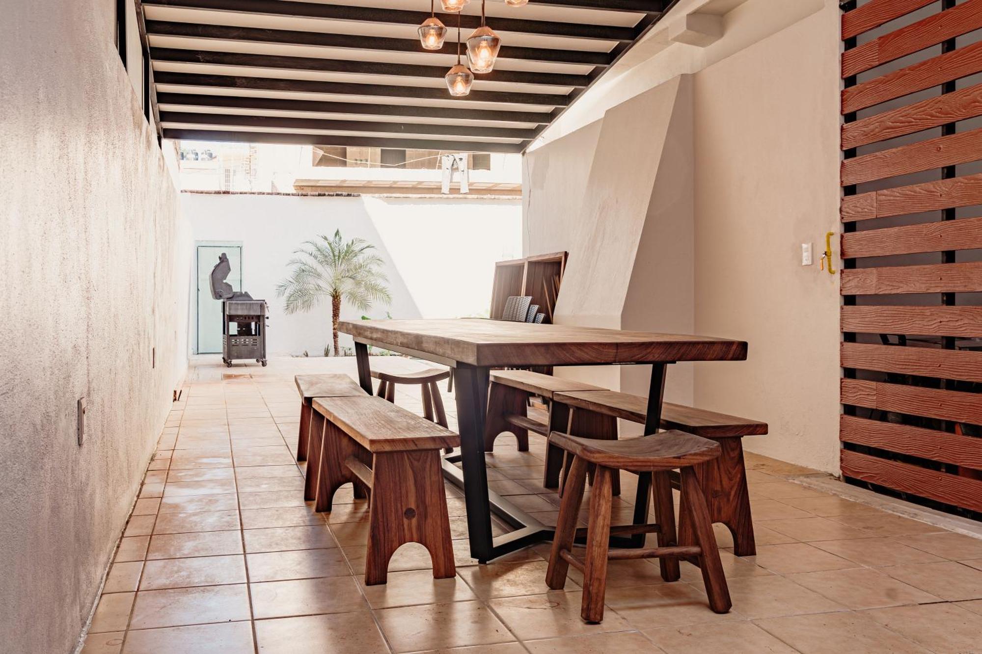 Guest house Kualena