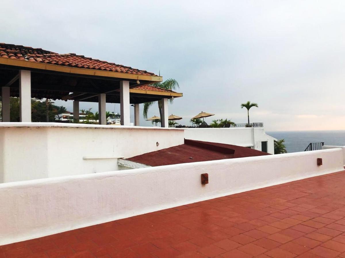 Brisas Del Mar Studio Steps Away From Muertos Beach Apartment *