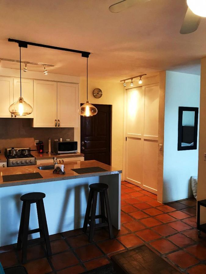 Brisas Del Mar Studio Steps Away From Muertos Beach Apartment *