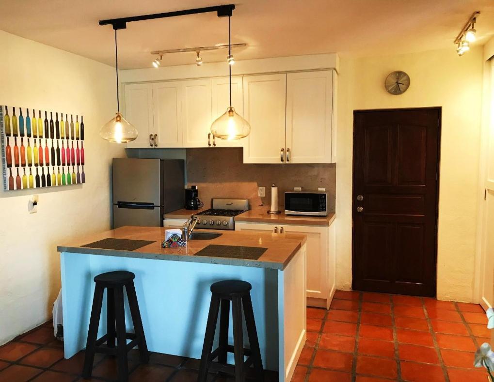 Brisas Del Mar Studio Steps Away From Muertos Beach *