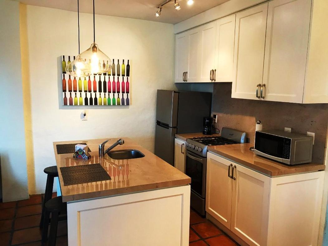 Apartment Brisas Del Mar Studio Steps Away From Muertos Beach