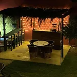 Villa Oasis-Naranja Room