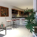 La Villa Del Sol - Pool & Spa And Staff