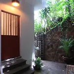 La Villa Del Sol - Pool & Spa And Staff