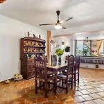 Ocean View 2Br Condo-Balcony-Beach-Pool