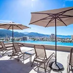 Chic Versalles Haven, 2Br With Gym