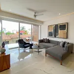 New Large Balcony, Hot Tub, Gym