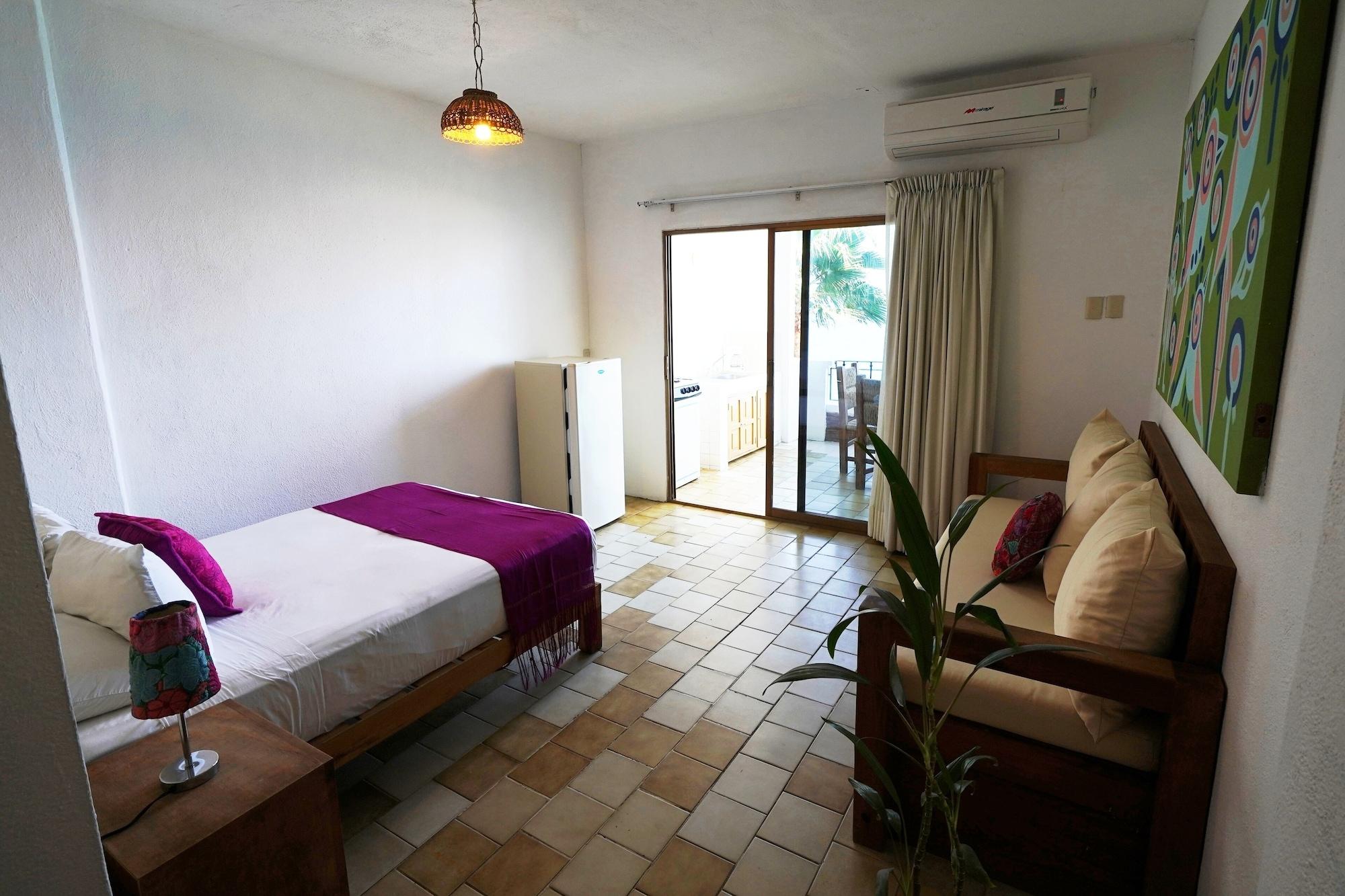 Hotel Emperador Vallarta Beachfront Hotel&suites