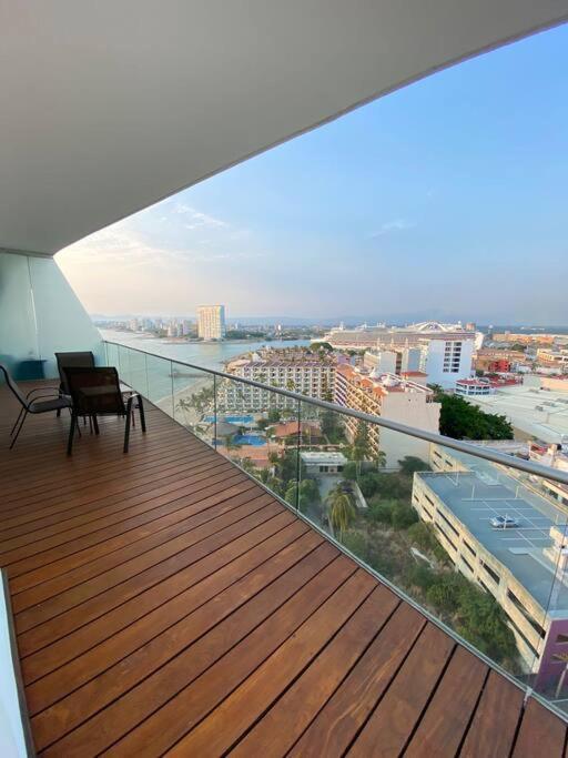 Apartamento Icon - Beachfront, 3 Bedrooms + Puerto Vallarta