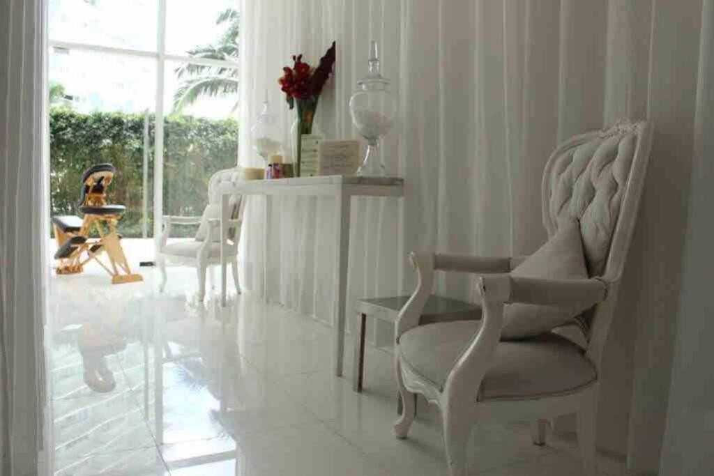 Icon - Beachfront, 3 Bedrooms + Apartamento