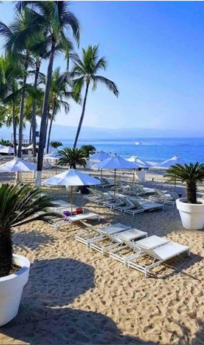 Icon - Beachfront, 3 Bedrooms + Apartamento Puerto Vallarta
